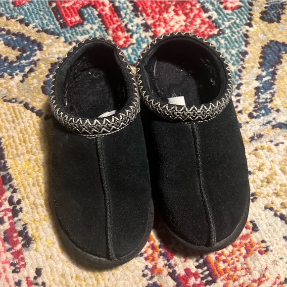 Ugg Tasman black slippers womens size 8 - Picture 2 of 7